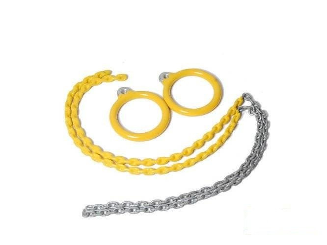 Cerchi da ginnastica rotondi su una catena
