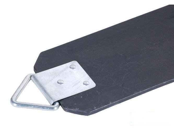 Altalena flessibile su catena per un parco giochi pubblico